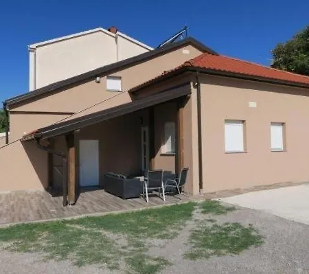 In With Terrace, Air Condition, Wifi, Washing Machine *