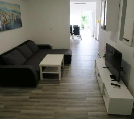 Lägenhet In With Terrace, Air Condition, Wifi, Washing Machine Baška